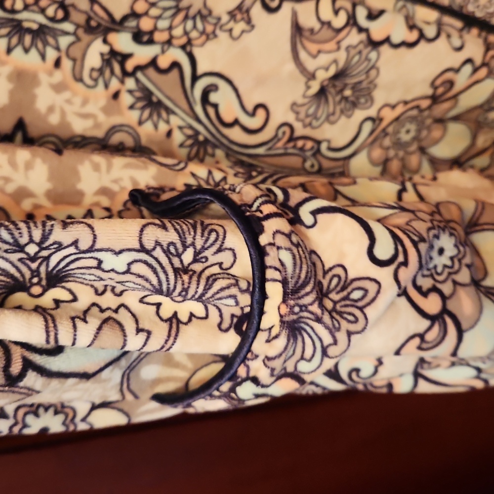 GS Full Zip  Robe - Picture 4 of 8